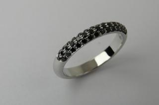 Alliance or blanc et diamants noirs