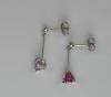 Boucles d'oreilles pendants saphirs roses