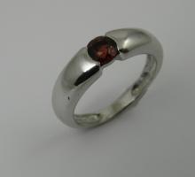  Bague grenat rouge