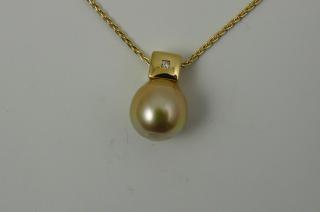 Pendentif perle Mers du Sud  et diamants