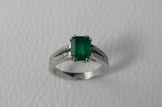 Bague emeraude et diamants