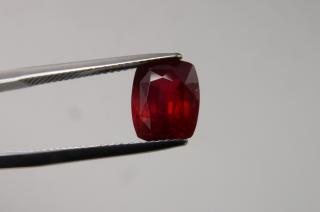 Spinelle rouge Naturel certifi