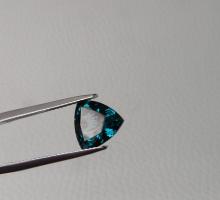 Pierres prcieuses et pierres fines de couleurs Tourmaline bleue troidia