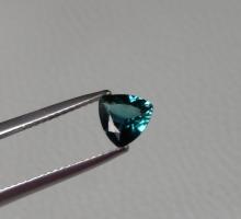 Pierres prcieuses et pierres fines de couleurs Tourmaline bleue troidia