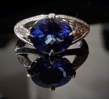 Bagues pierres de couleurs fines et prcieuses Bague Tanzanite ovale et diamants 