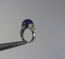 Autres Pierres : Pierres Fines de couleur Bagiue Tanzanite cabocon et diamants 